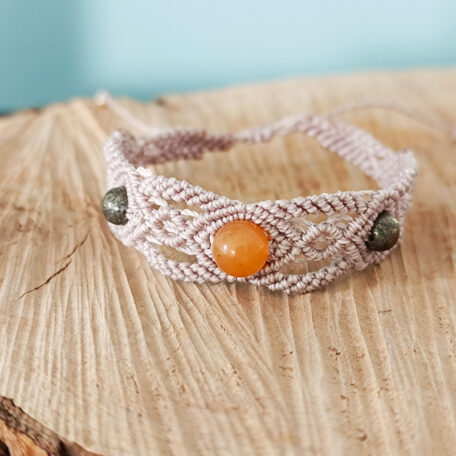 Bracelet perles aventurine rouge orangé et pyrite, Laura macramé